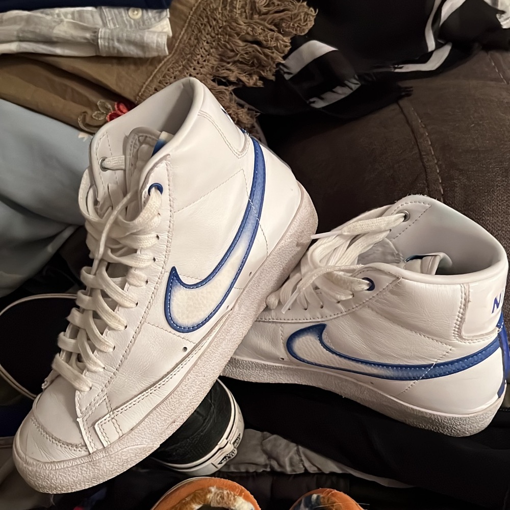 Nike blazers.